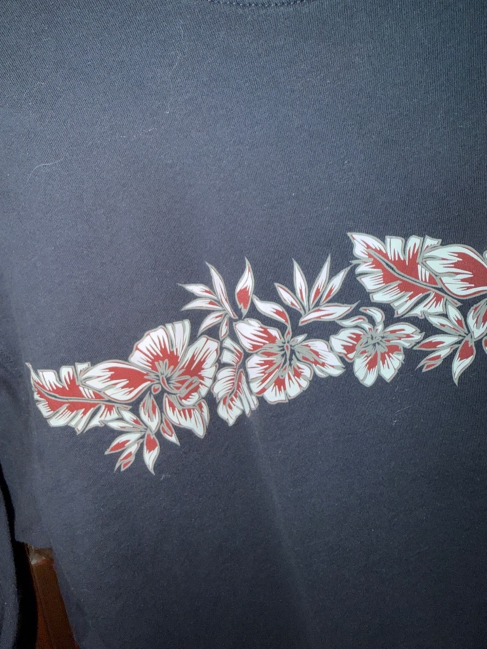 Speedo Navy Tee with Red and White Floral Band - Picture 4 of 7